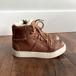 Zara kids boots in size 24/25.